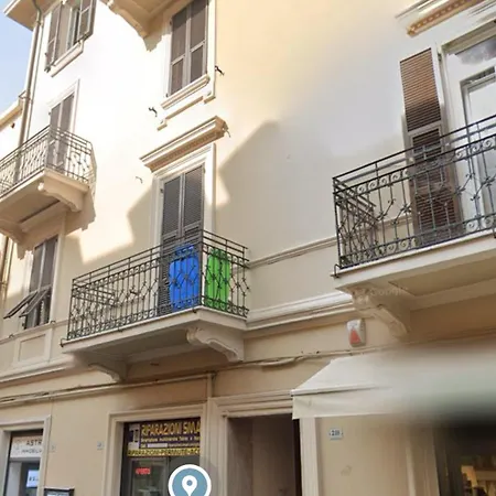 Dante Apartment